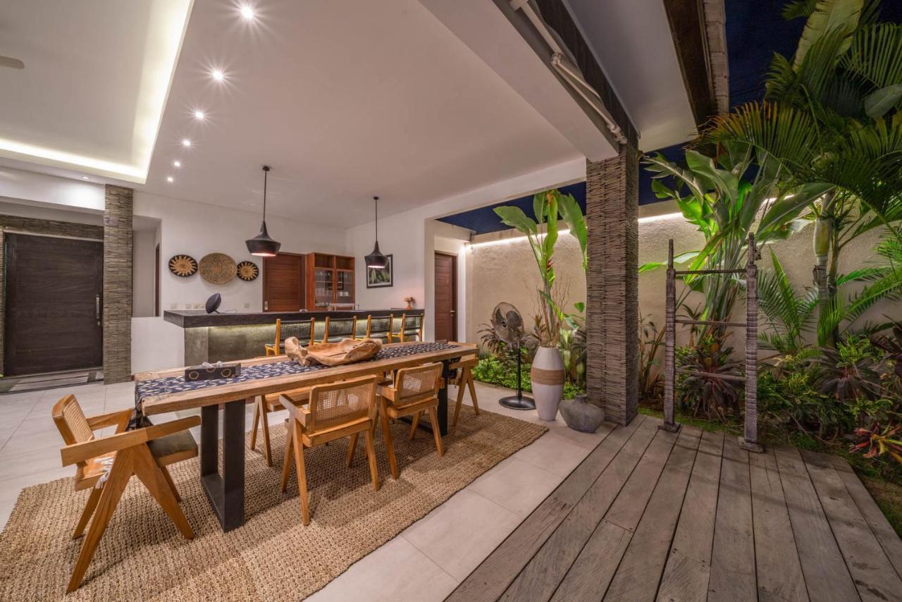Villa Tira - Elegant 3Br In Central Seminyak Exterior photo
