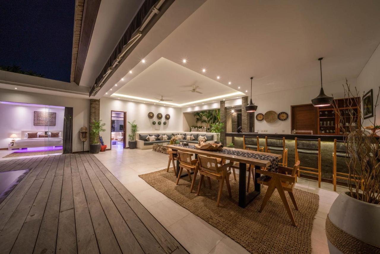 Villa Tira - Elegant 3Br In Central Seminyak Exterior photo
