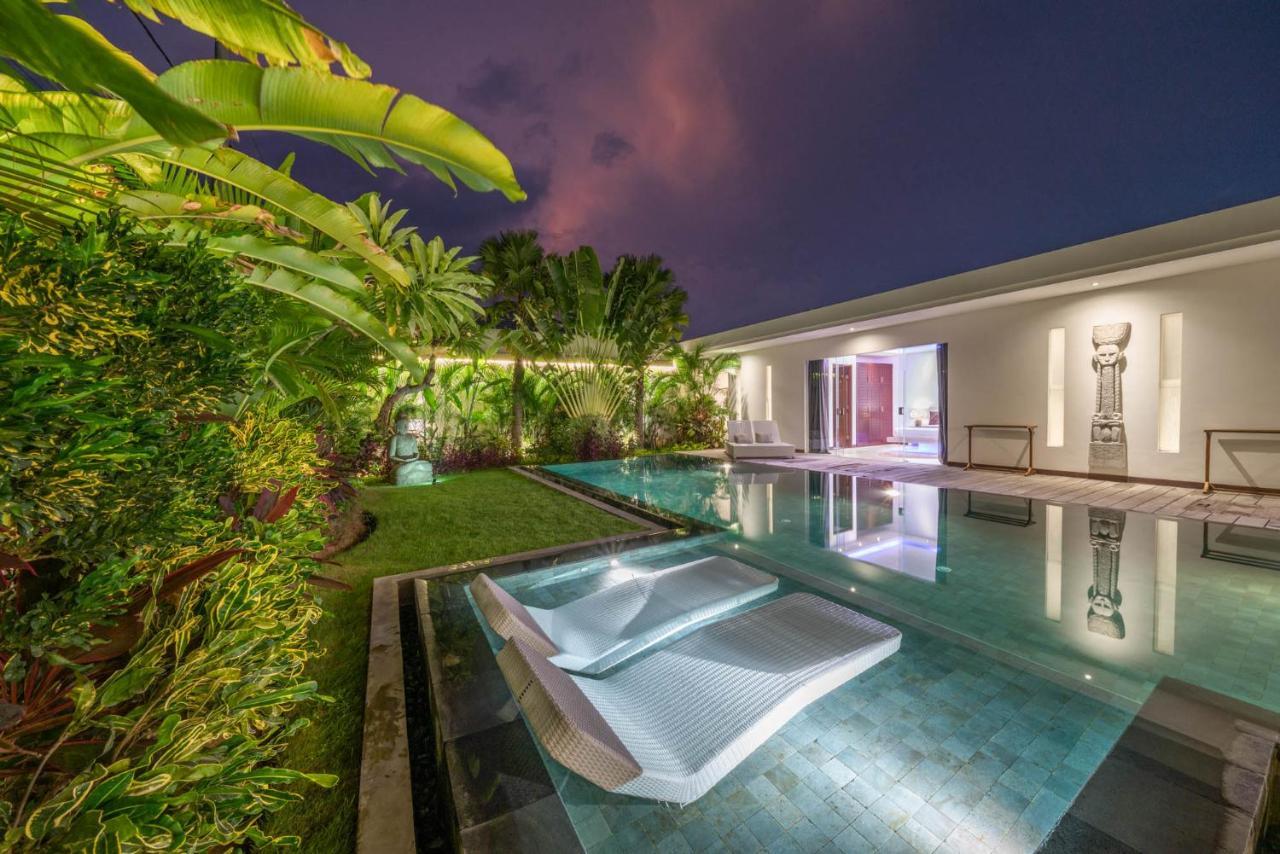 Villa Tira - Elegant 3Br In Central Seminyak Exterior photo