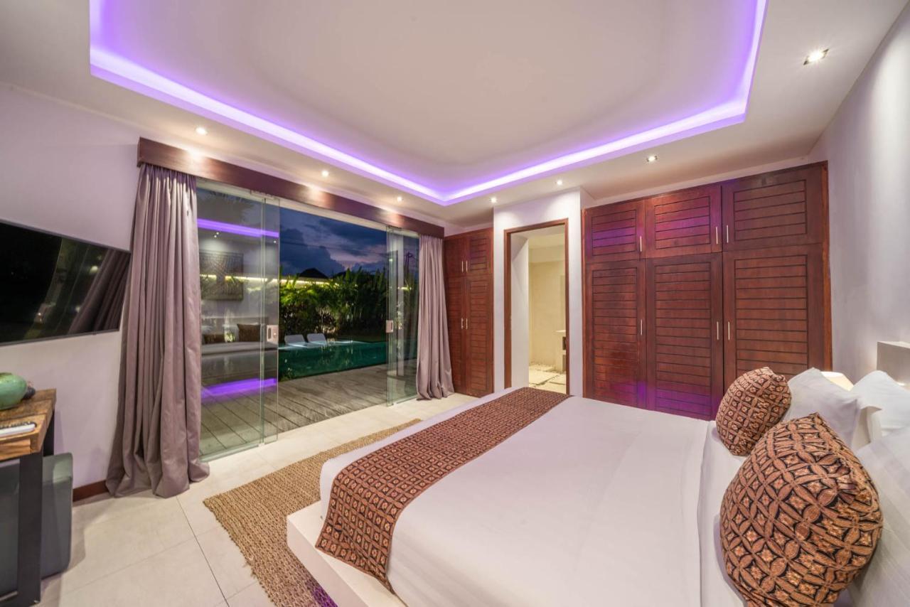 Villa Tira - Elegant 3Br In Central Seminyak Exterior photo